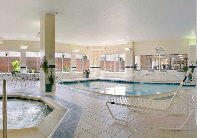 Hilton Garden Inn Chicago/Midway Airport Bedford Park Exterior photo